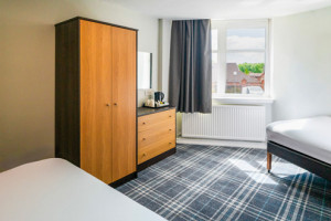 Club 3 Person Family Room