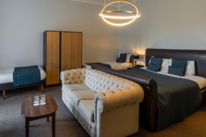 Executive 4 Person Family Room
