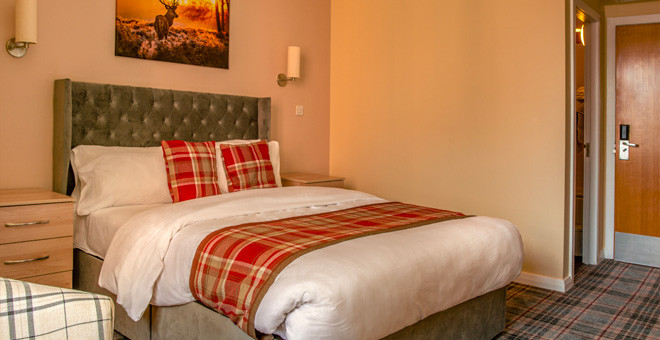 Britannia Inn Glasgow double bed