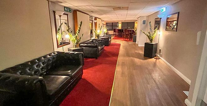 Britannia Inn Glasgow public area 